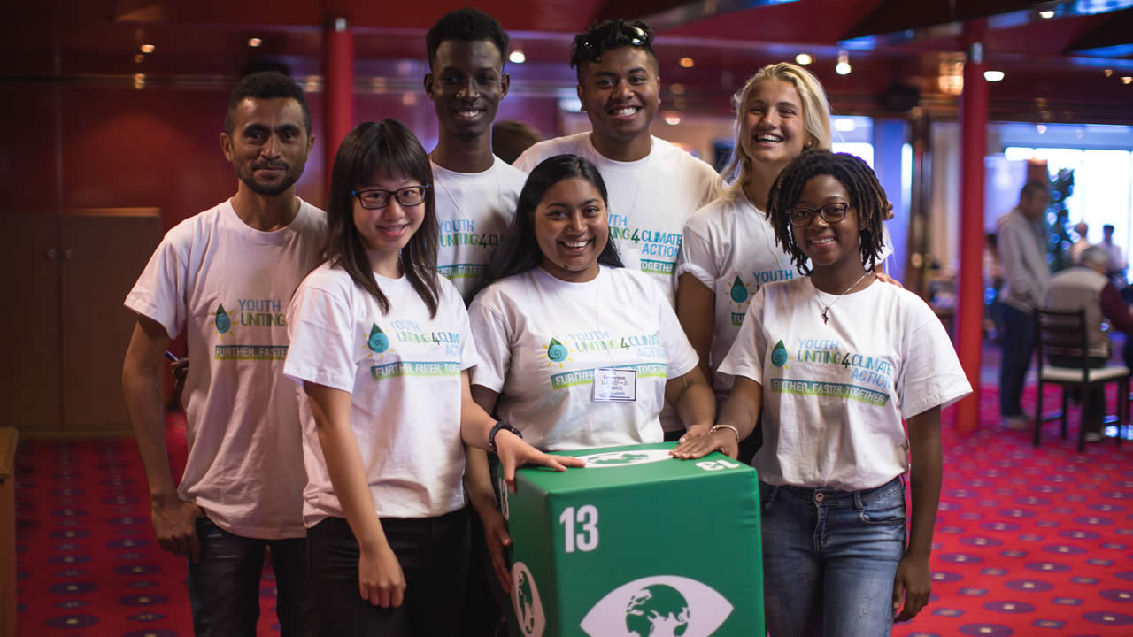 Elle a passé trois semaines sur le bateau « Peace Boat »  avec six autres jeunes.