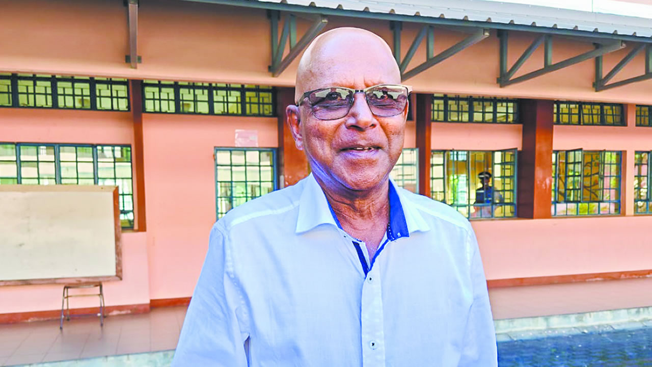 Beejay Lutchmun est le seul candidat de Muvman Liberater au Ward 2 à  Quatre-Bornes.