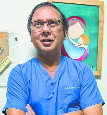 Le Dr Pravesh Ramdaursingh, gynécologue-obstétricien.