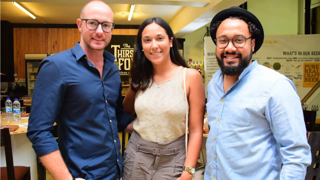 Dimitri Lauratet (Managing Director de Island Breeze Co Ltd), Julie Corasin (Social Media Executive Southern Cross Hotels) et Joel Capillaire, de Dream Capture Ltd.