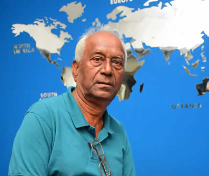 Âgé de 80 ans, Appadoo Ramsamy fait découvrir le monde à de nombreux Mauriciens. 