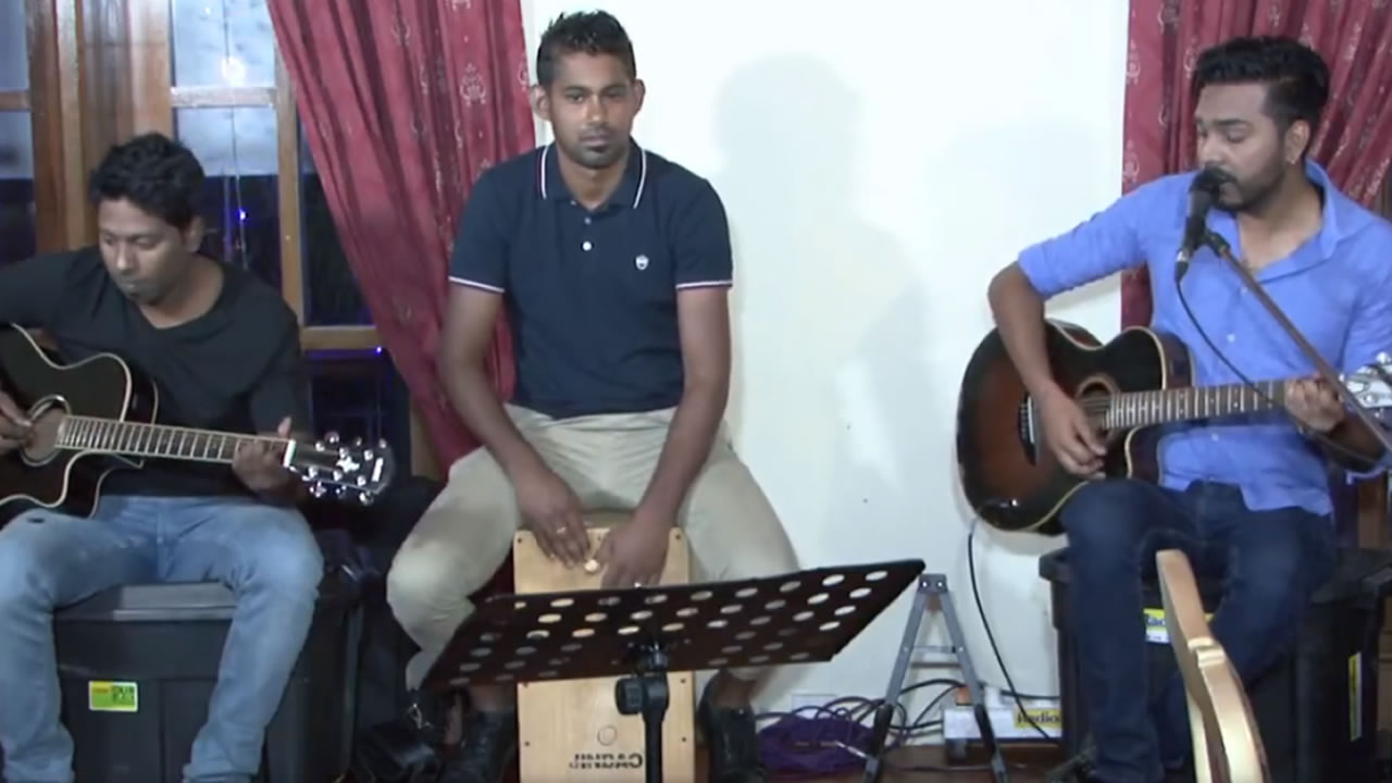 Découvrez ou redécouvrez l’émission « Bollywood Unplugged ».