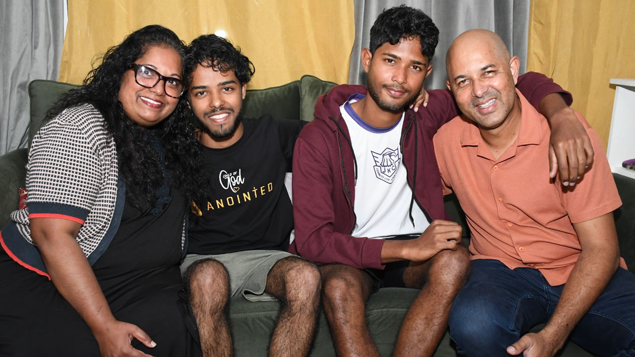 La famille Belloguet dans leur résidence à Mont-Roches.