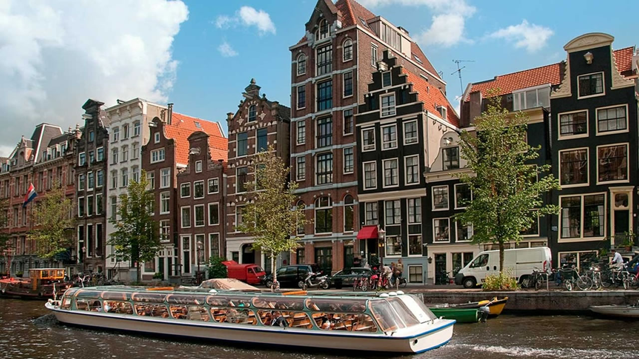 Amsterdam : promenade en bateau sur les canaux (en option).
