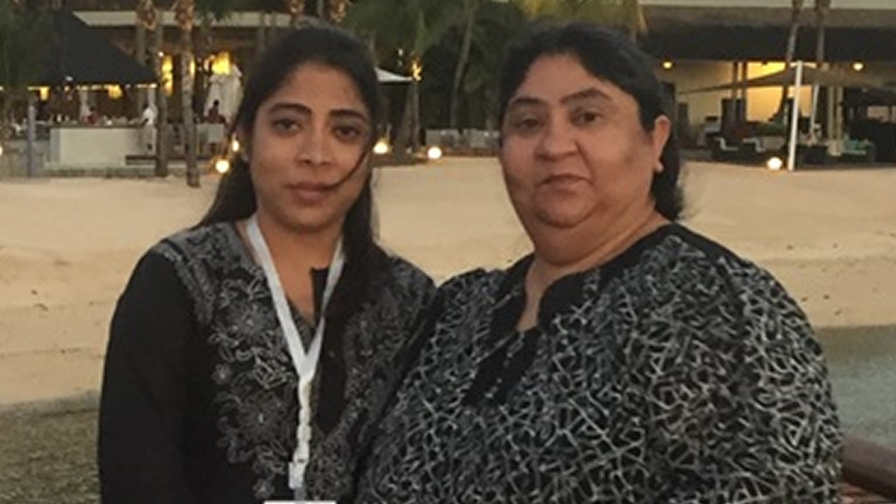 Les souvenirs ne manquent pas avec sa mère, Rahilla Jomeer-Khayrattee, affectueusement appelée Laila.