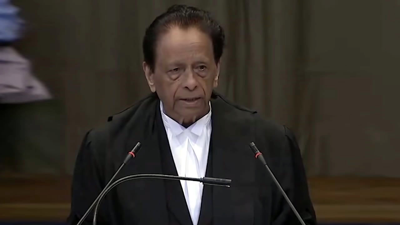Sir Anerood Jugnauth lors de sa plaidorie à la Cour Internationale de Justice.