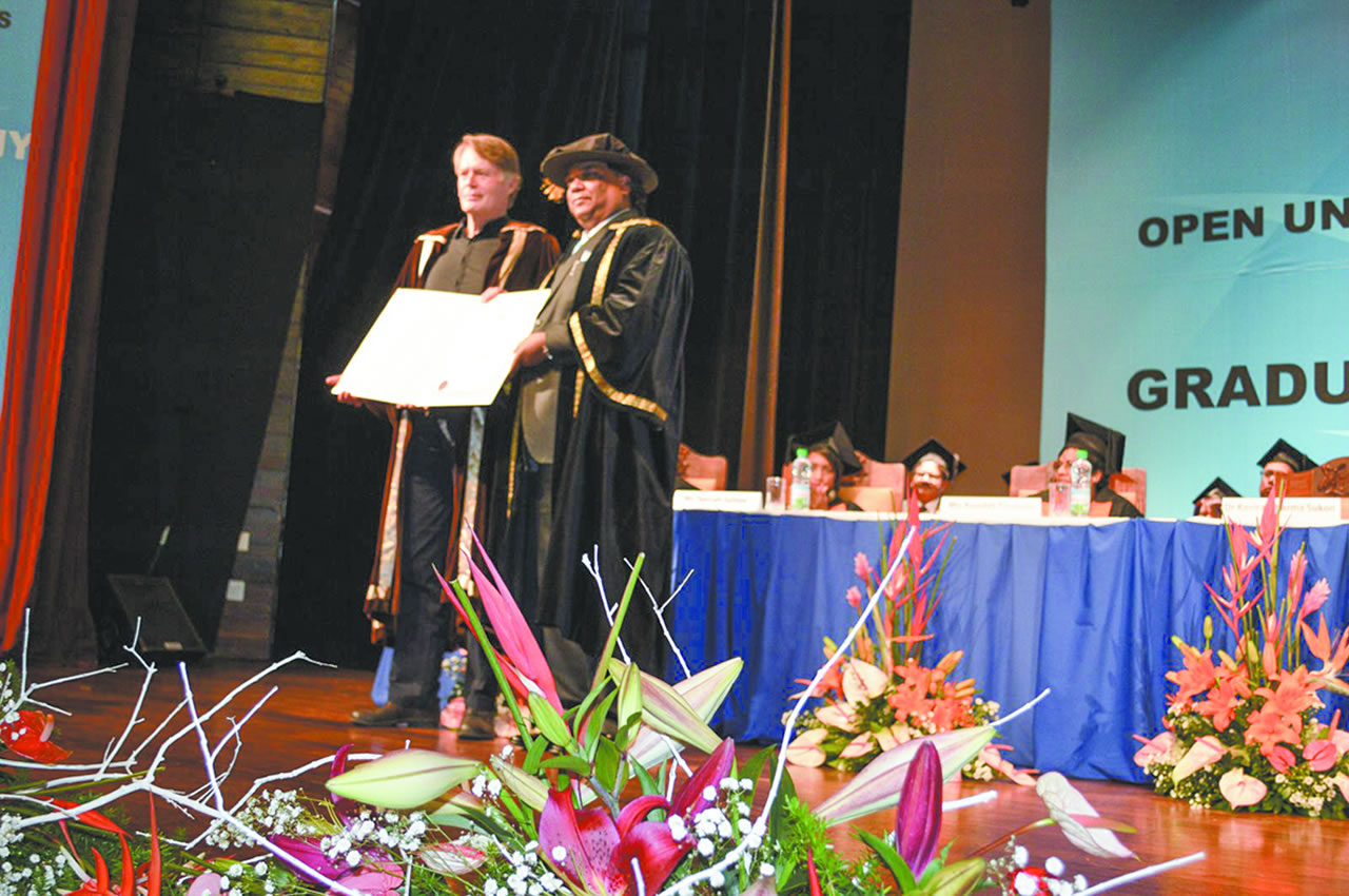 Remise du titre de docteur honoris causa à l’écrivain et Prix Nobel de littérature  Jean-Marie Le Clézio en juillet 2015.