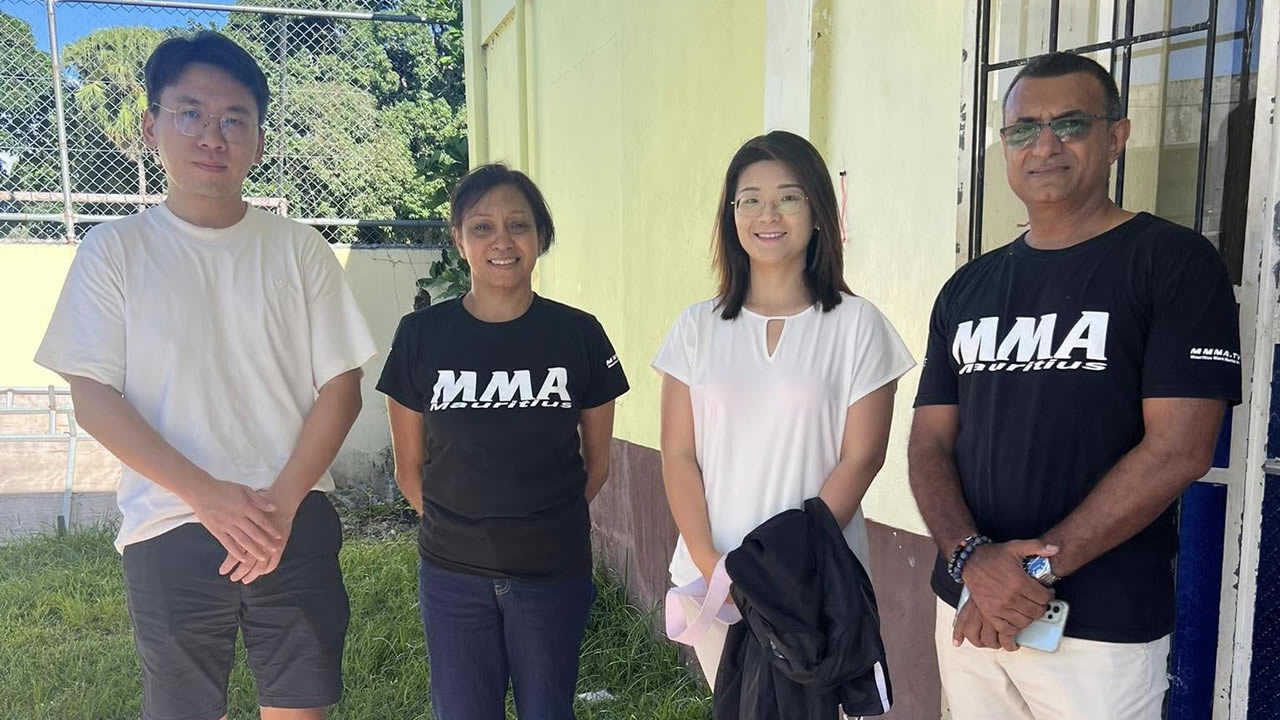 Des représentants de Huawei étaient présents pour soutenir l’initiative.