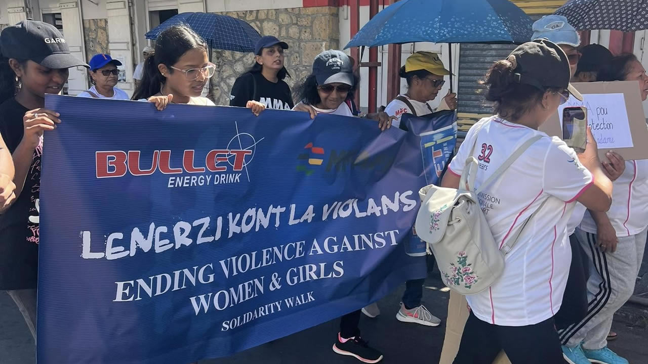 Les jeunes générations ont aussi participé à la marche pour réclamer un avenir sans violence.